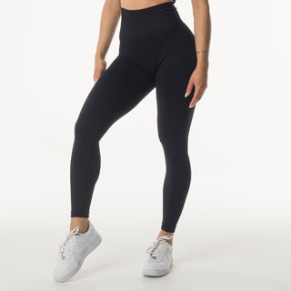 MALIBU SEAMLESS SCRUNCH TIGHTS - BLACK Obsessed Gymwear