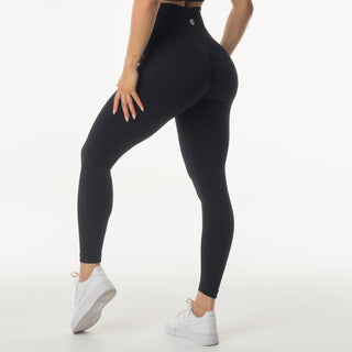 MALIBU SEAMLESS SCRUNCH TIGHTS - BLACK Obsessed Gymwear